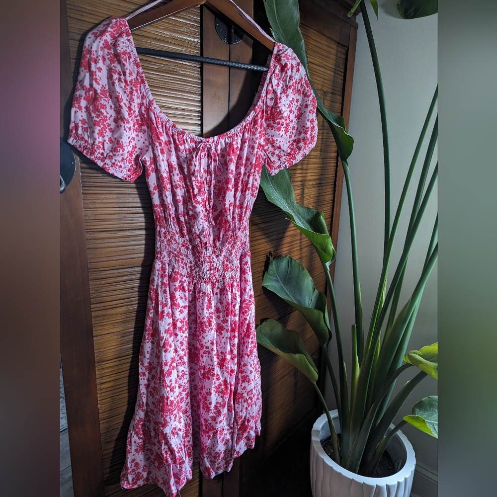 NWT Cupcakes and Cashmere Pink and Red Floral Off Shoulder Dress Size Small